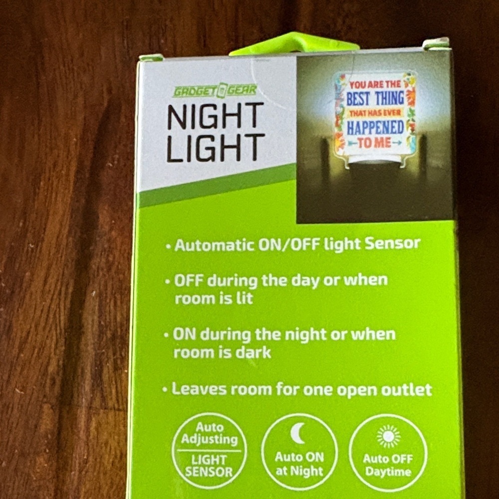 Night Light with Auto Light Sensor - Picture 3 of 3